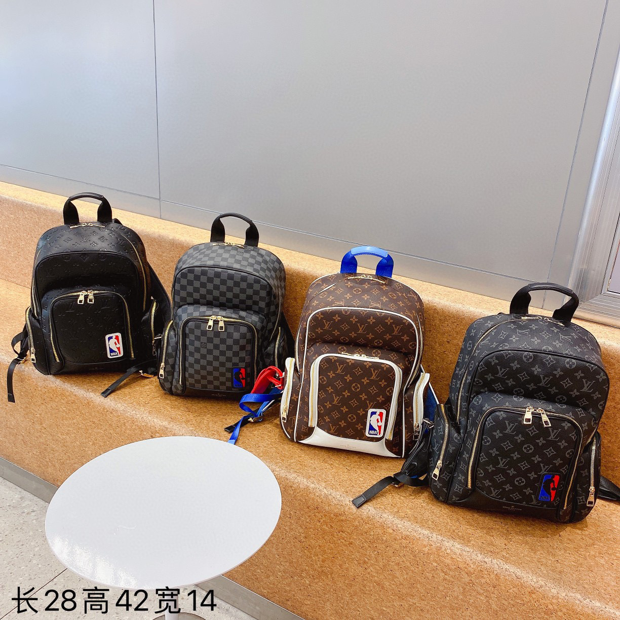 $68.99-LDN-306 LV gallery