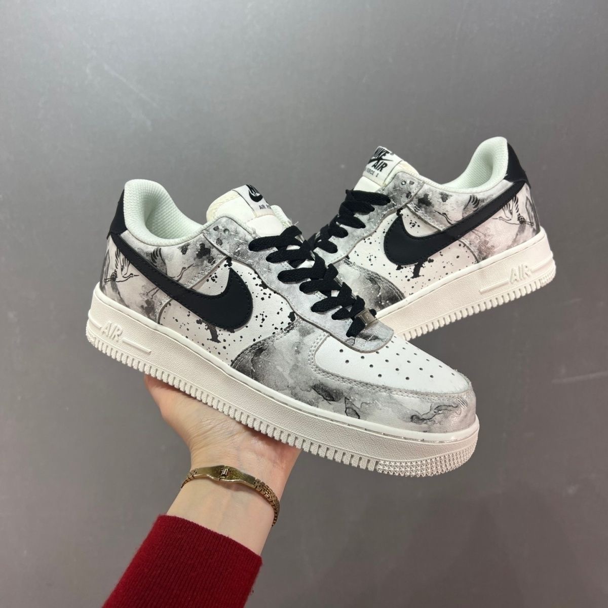 $69-LDN-108 NK gallery