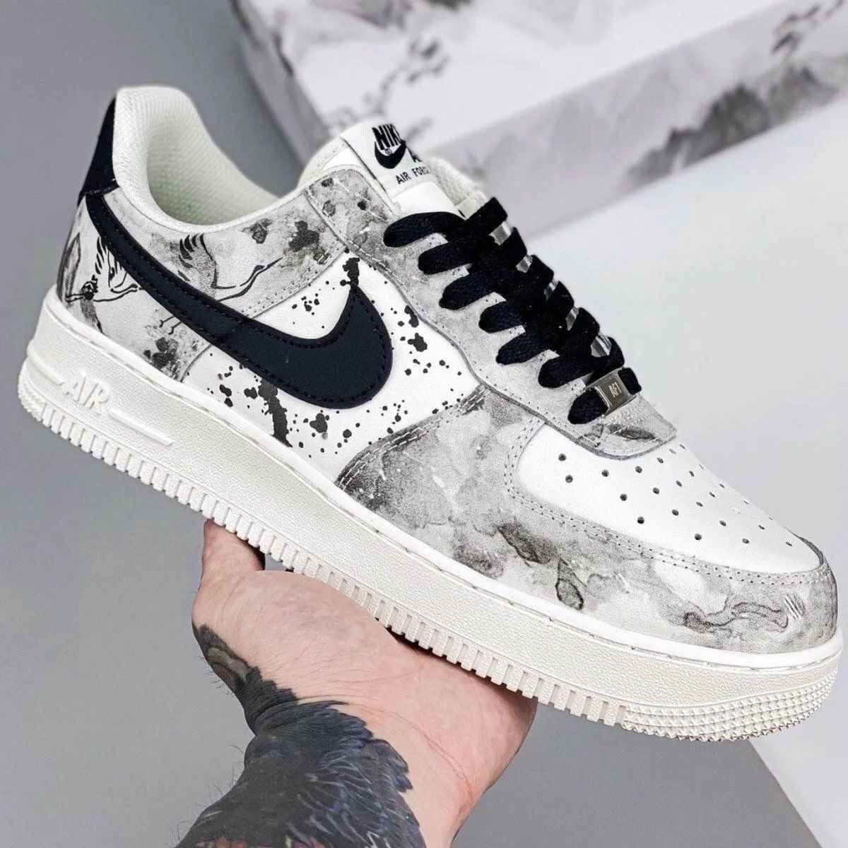 $69-LDN-108 NK gallery