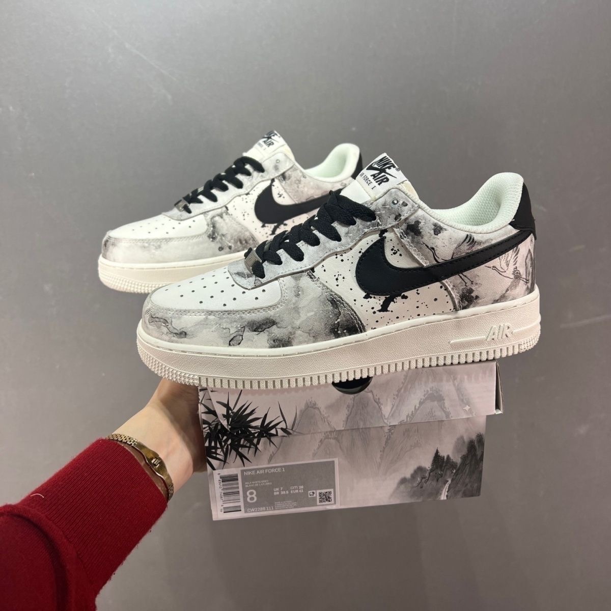 $69-LDN-108 NK gallery