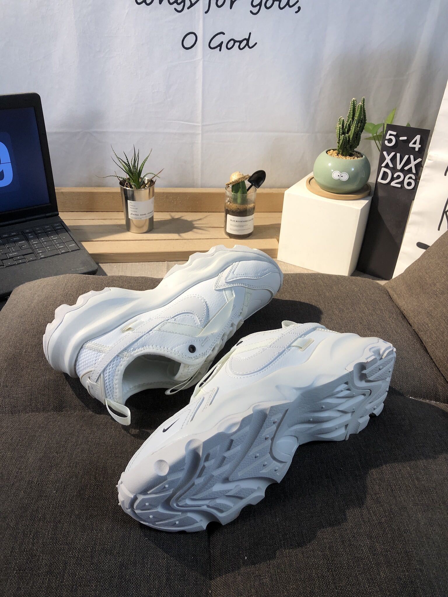 $69-LDN-168 NK gallery