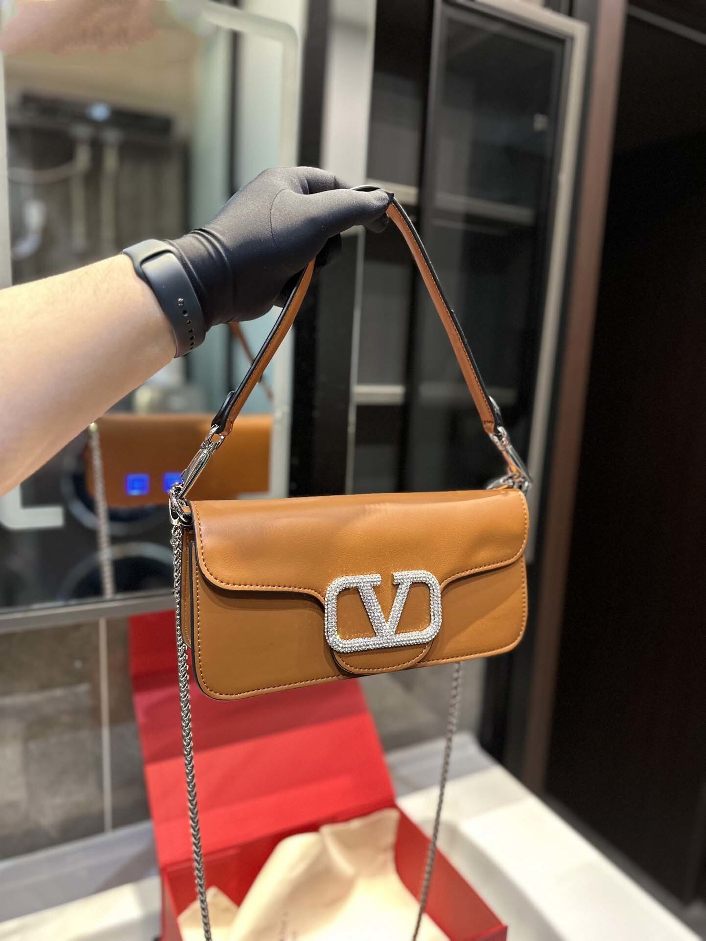 $69-LDN-473 Vato gallery