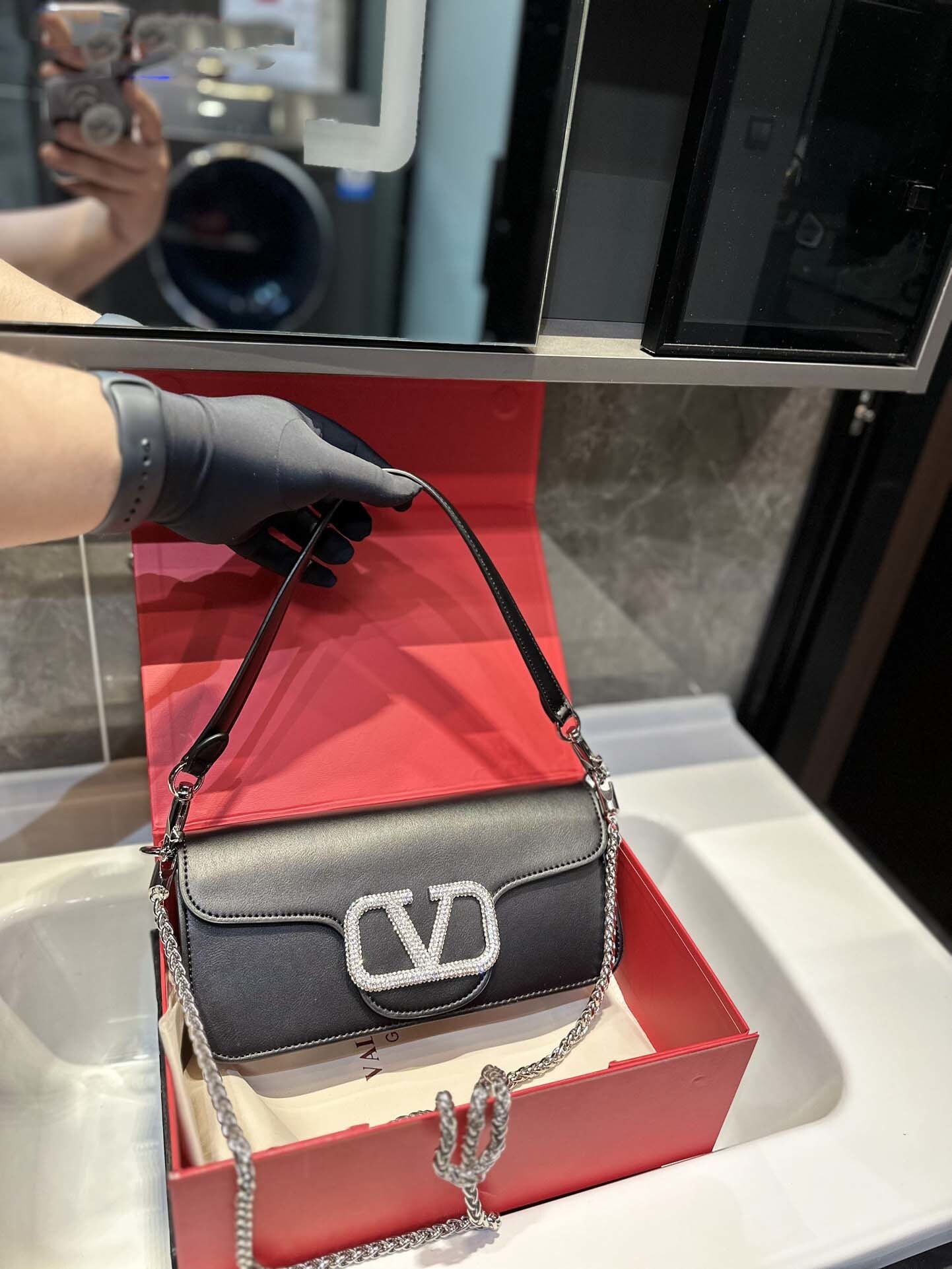 $69-LDN-473 Vato gallery