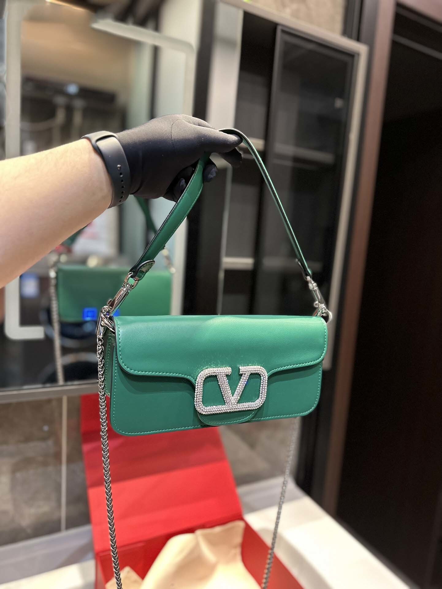 $69-LDN-473 Vato gallery