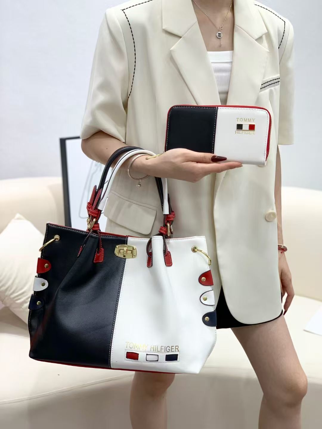 $69.9-LDN-803 ommy hilfiger gallery