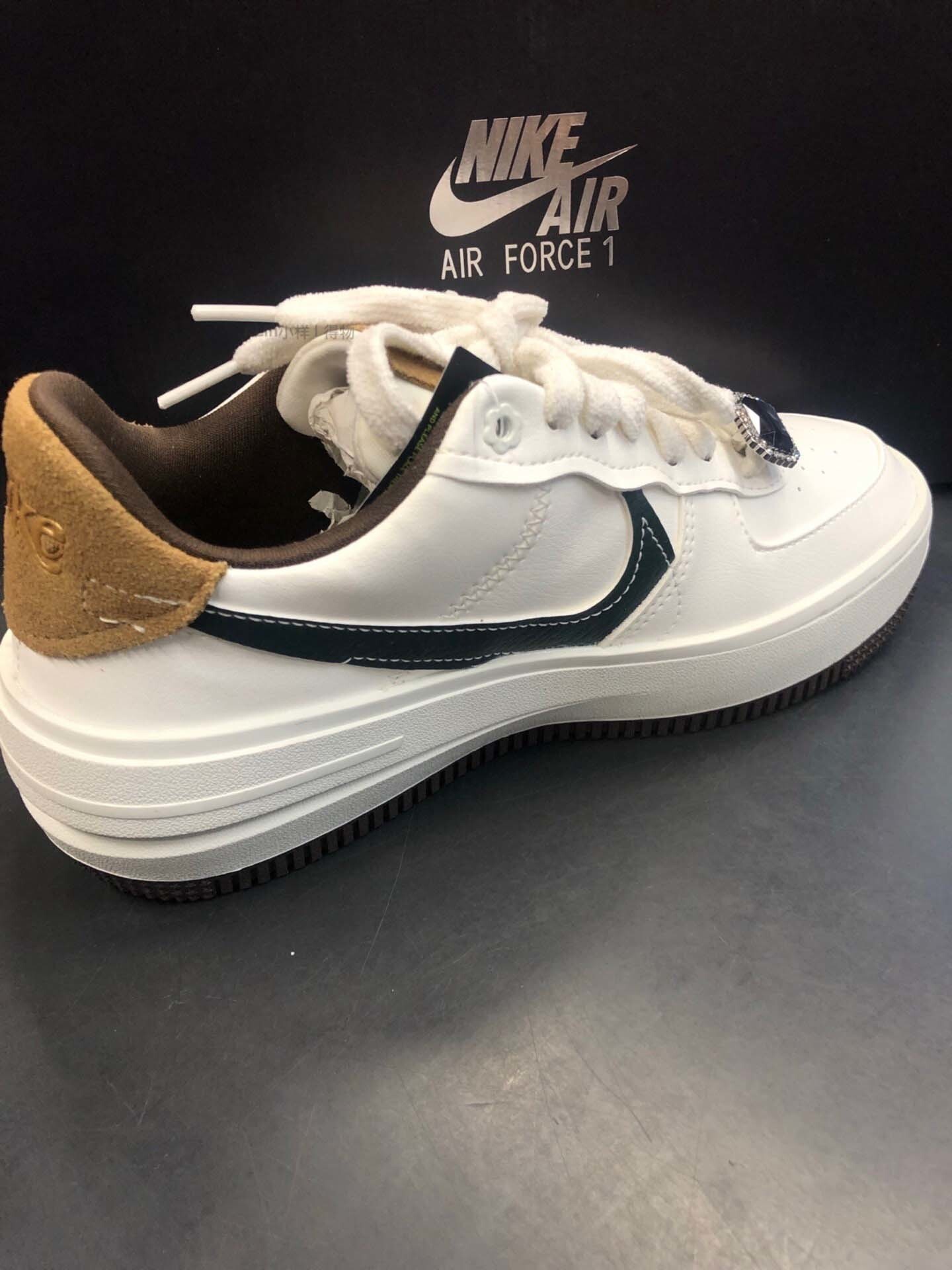 $70-LDN-165 NK gallery