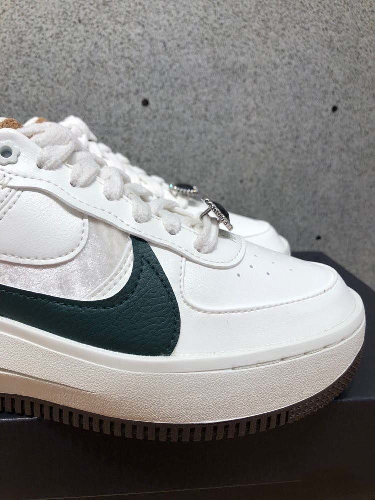 $70-LDN-165 NK gallery