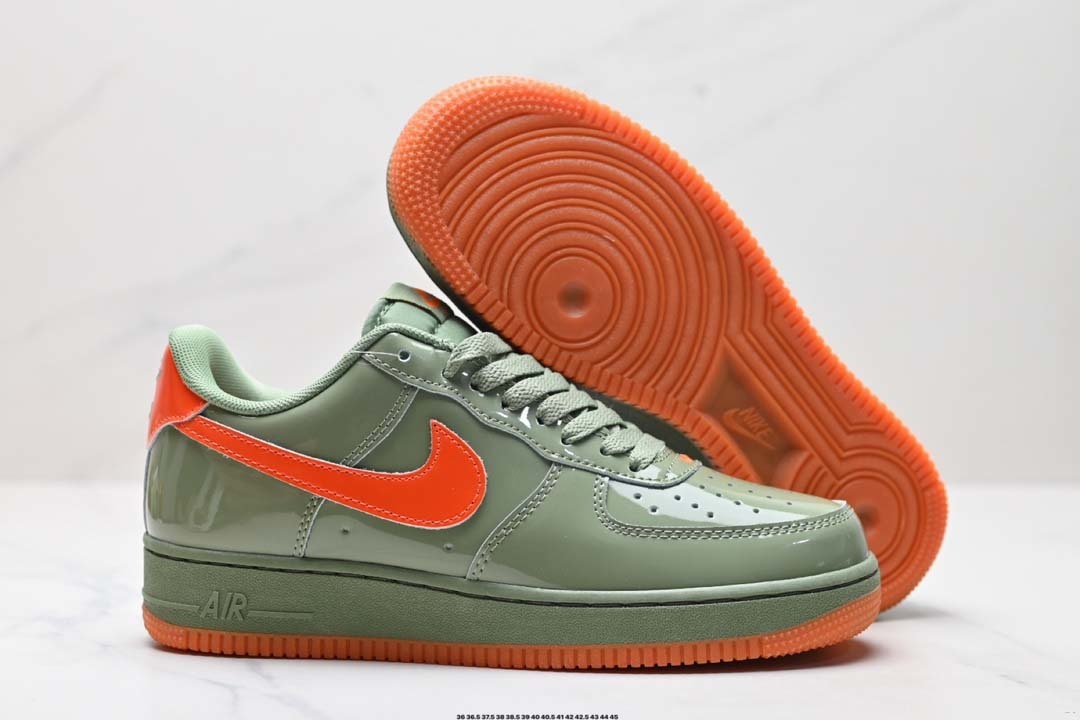 $70-LDN-179 NK gallery