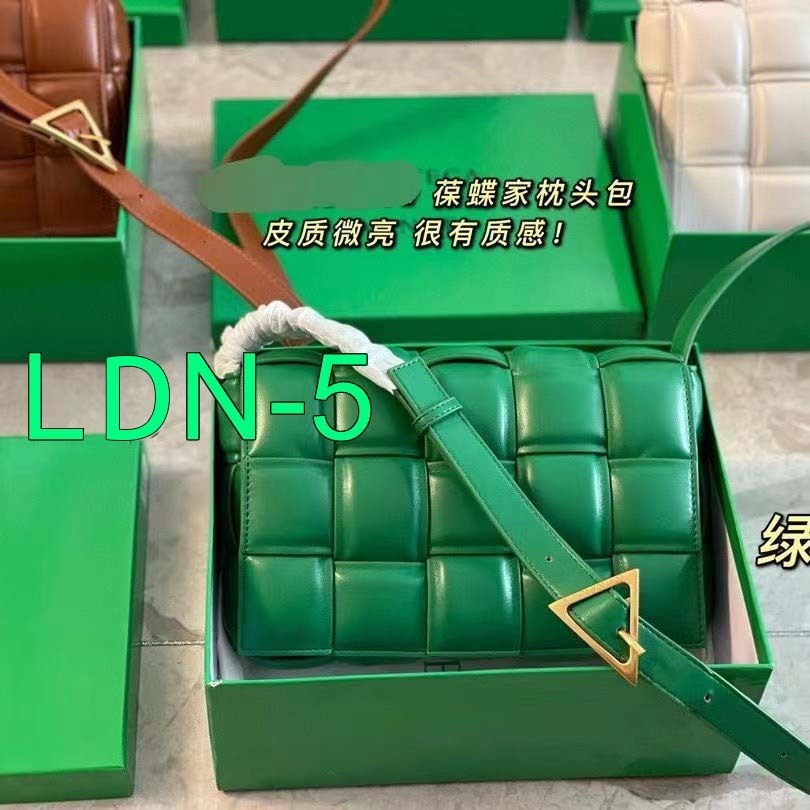 $70-LDN-431 BV gallery