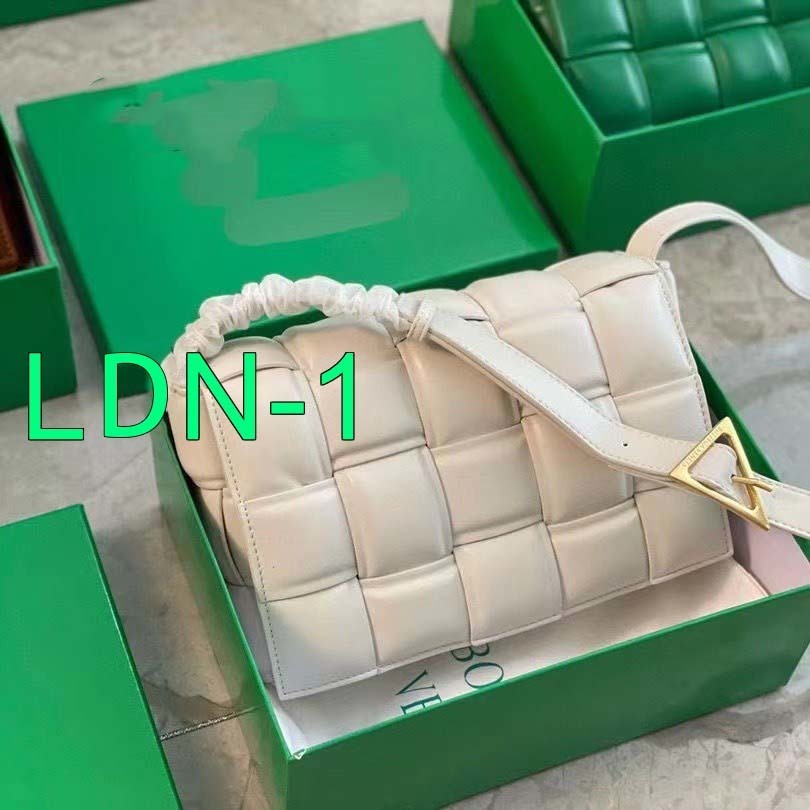 $70-LDN-431 BV gallery