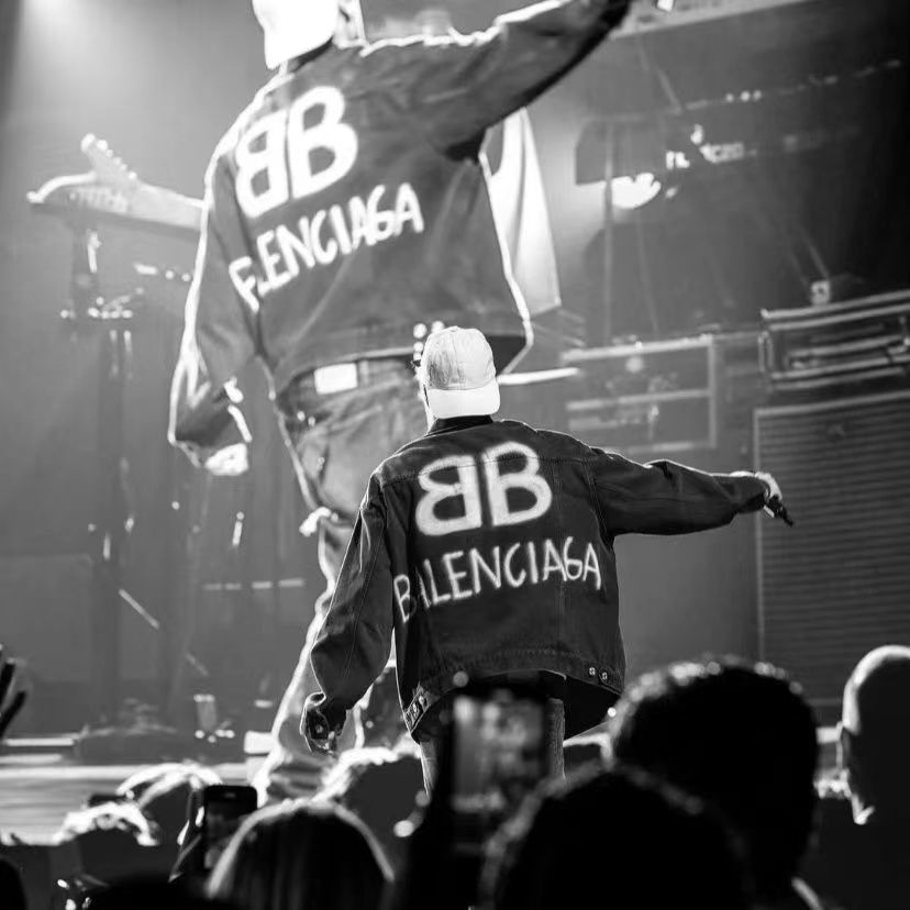 $71-LDN-658 BACGA gallery