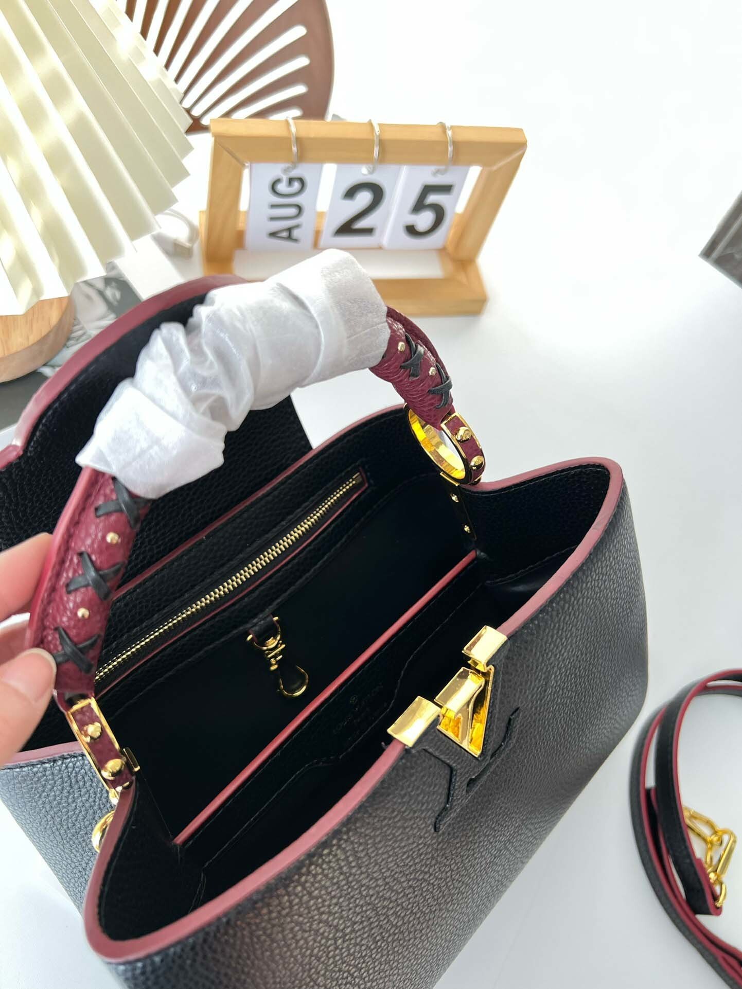 $71.89-LDN-320 LV gallery