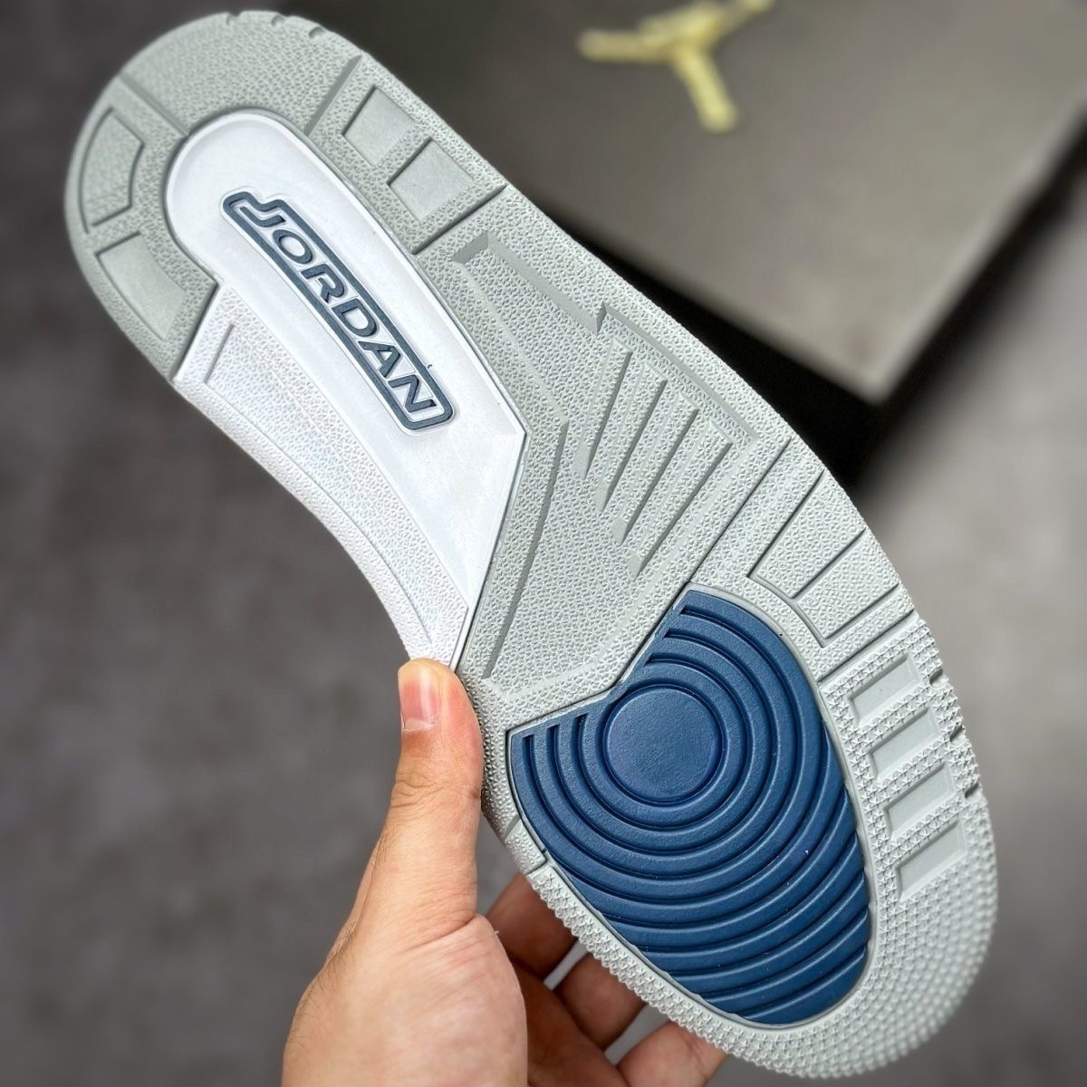 $75-LDN-115 NK gallery