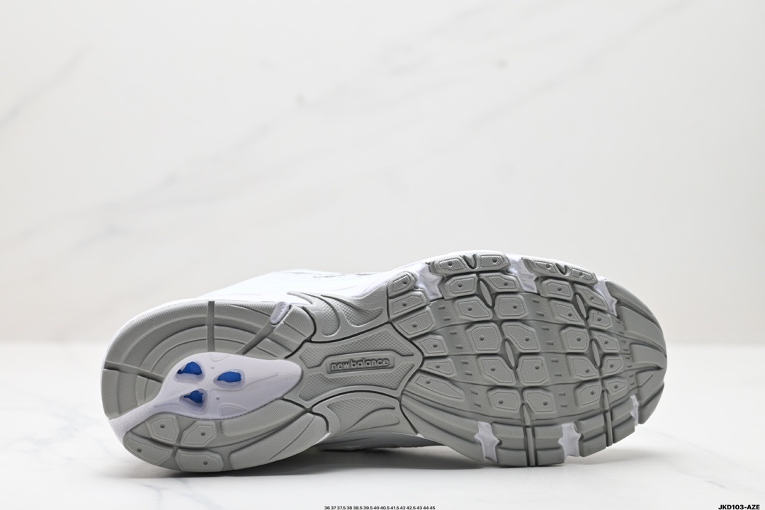 $77-LDN-641 NB gallery