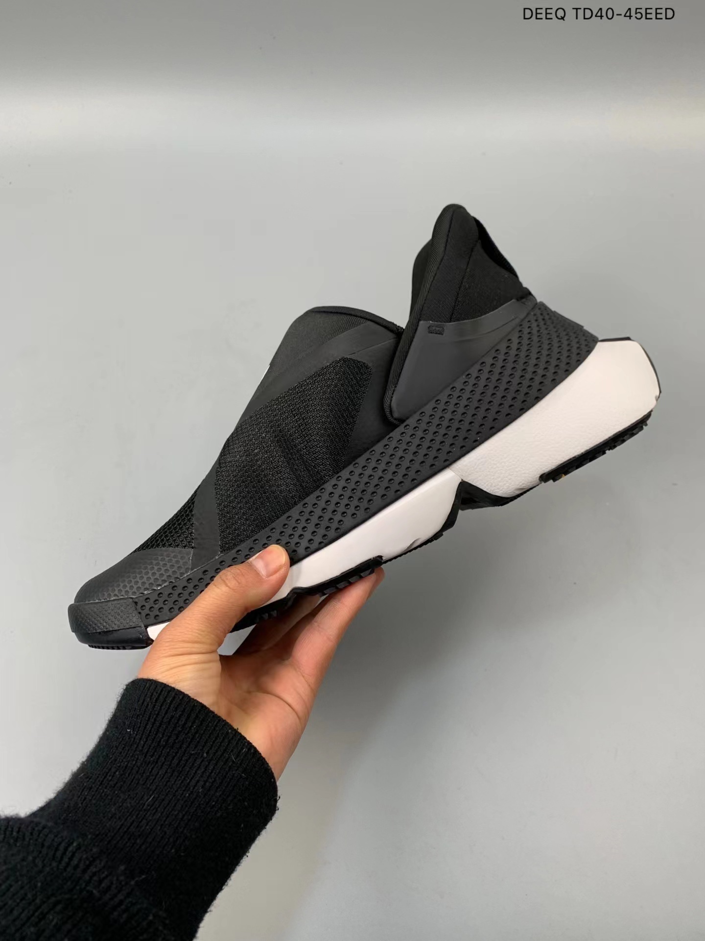 $78-LDN-111 NK gallery