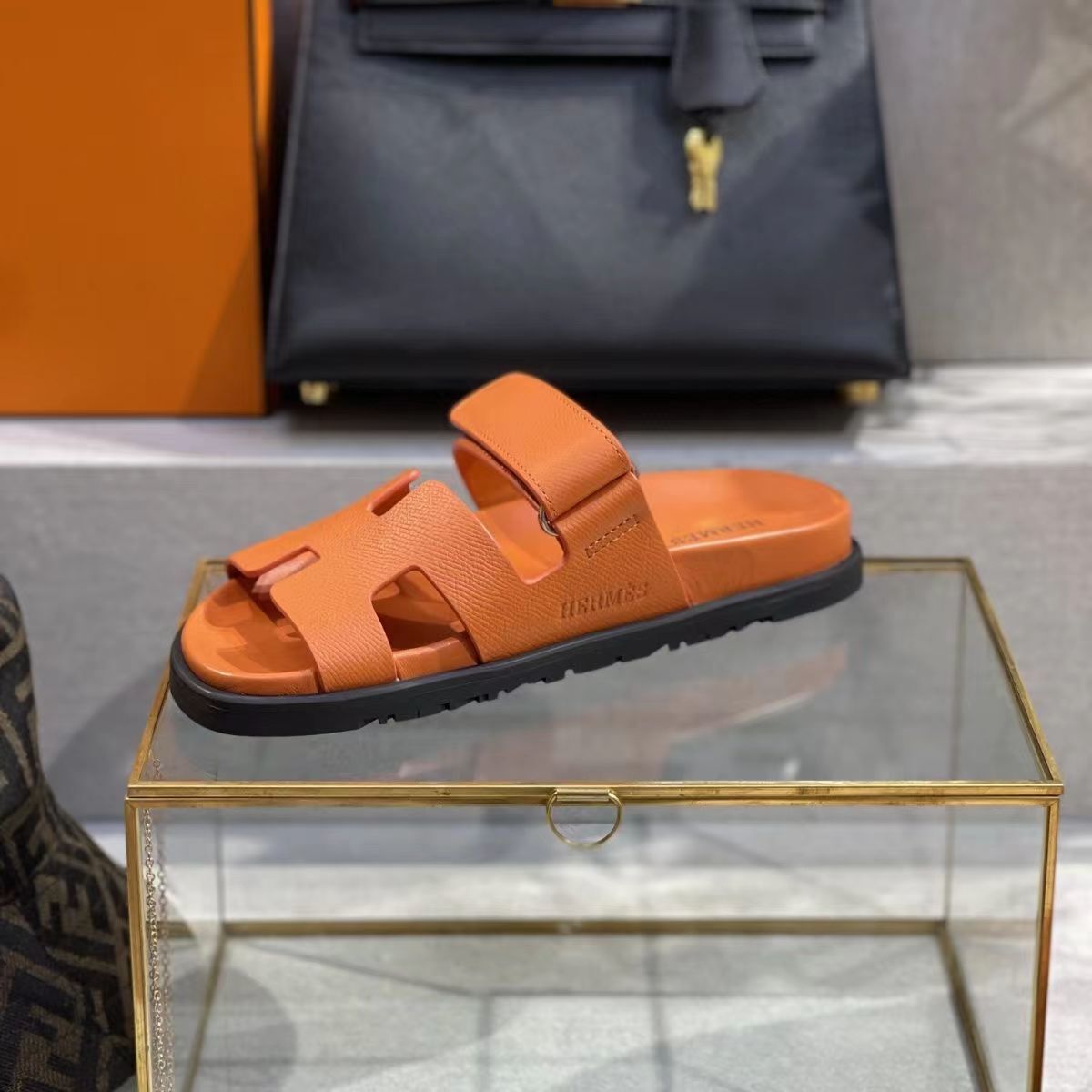 $81-LDN-749 Herm gallery