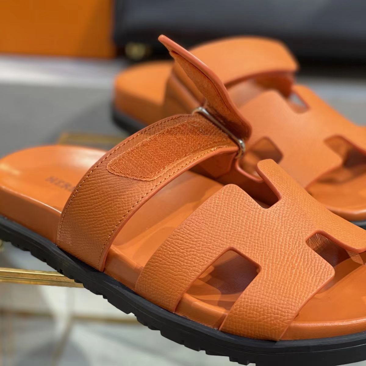 $81-LDN-749 Herm gallery