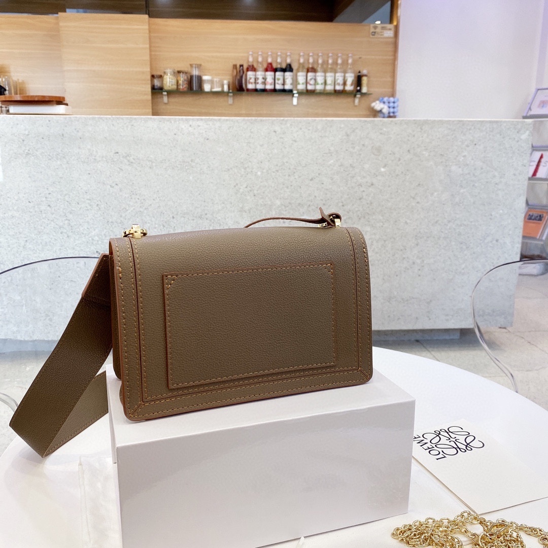 $82-LDN-545 LW gallery