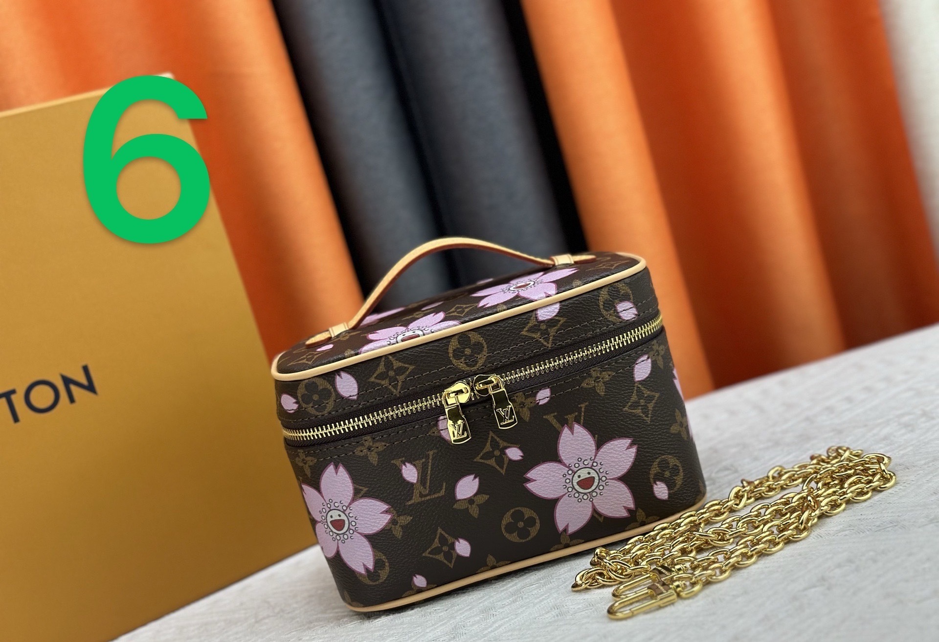 $82-LDN-868 LV gallery