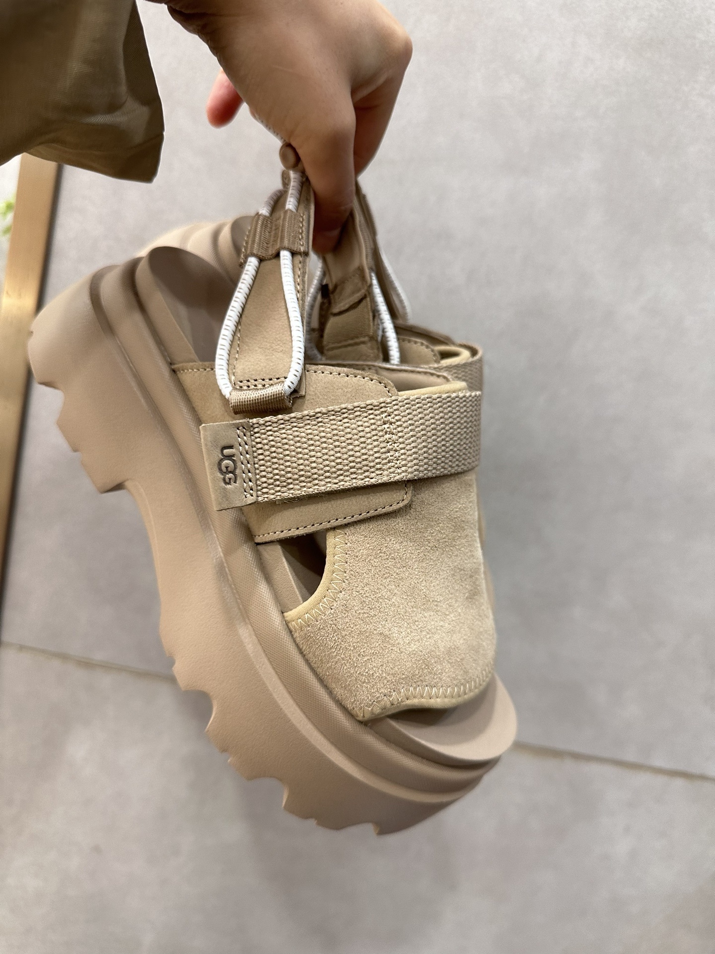 $82.39-LDN-680 UGG gallery