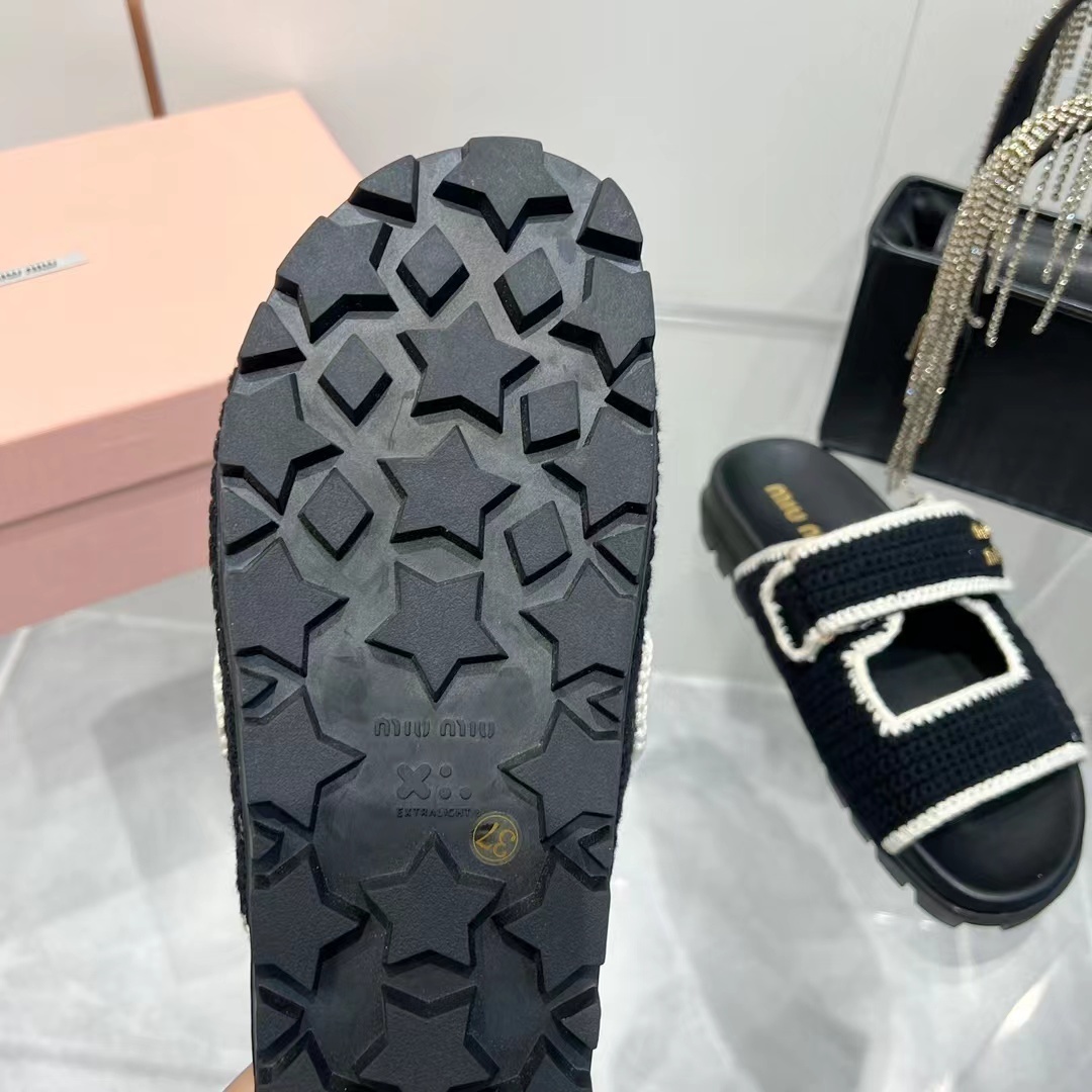 $82.99-LDN-535 MIU gallery
