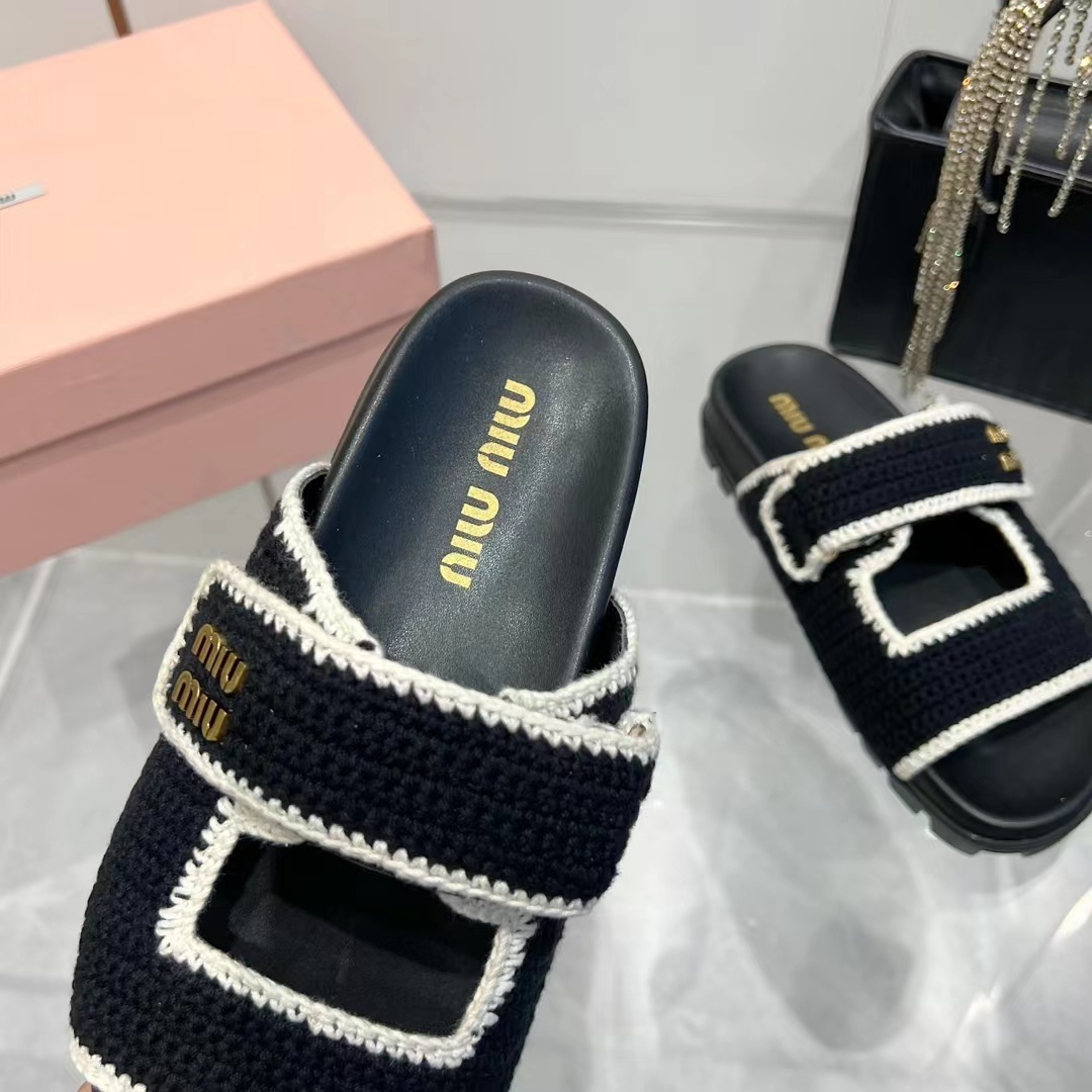 $82.99-LDN-535 MIU gallery