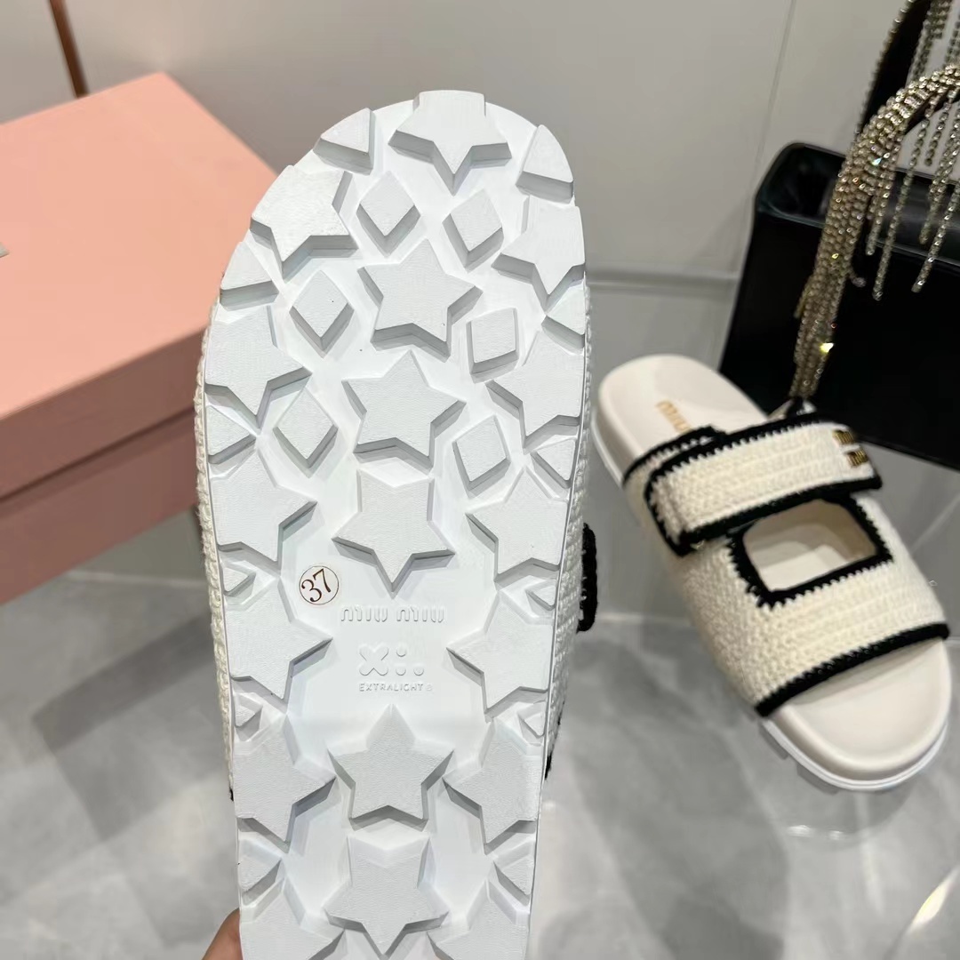 $82.99-LDN-535 MIU gallery