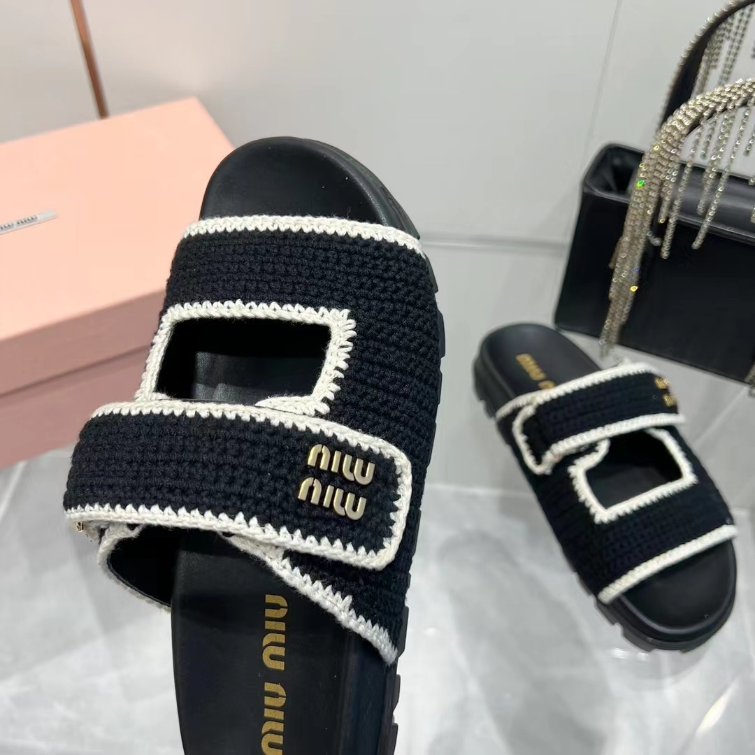 $82.99-LDN-535 MIU gallery