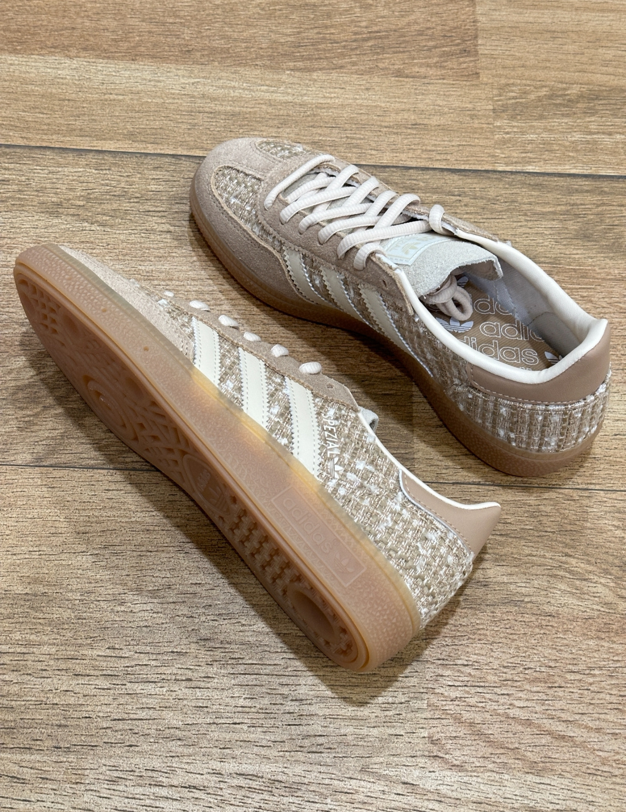 3Q01 Adidas ORIGINALS Handball 48$ gallery