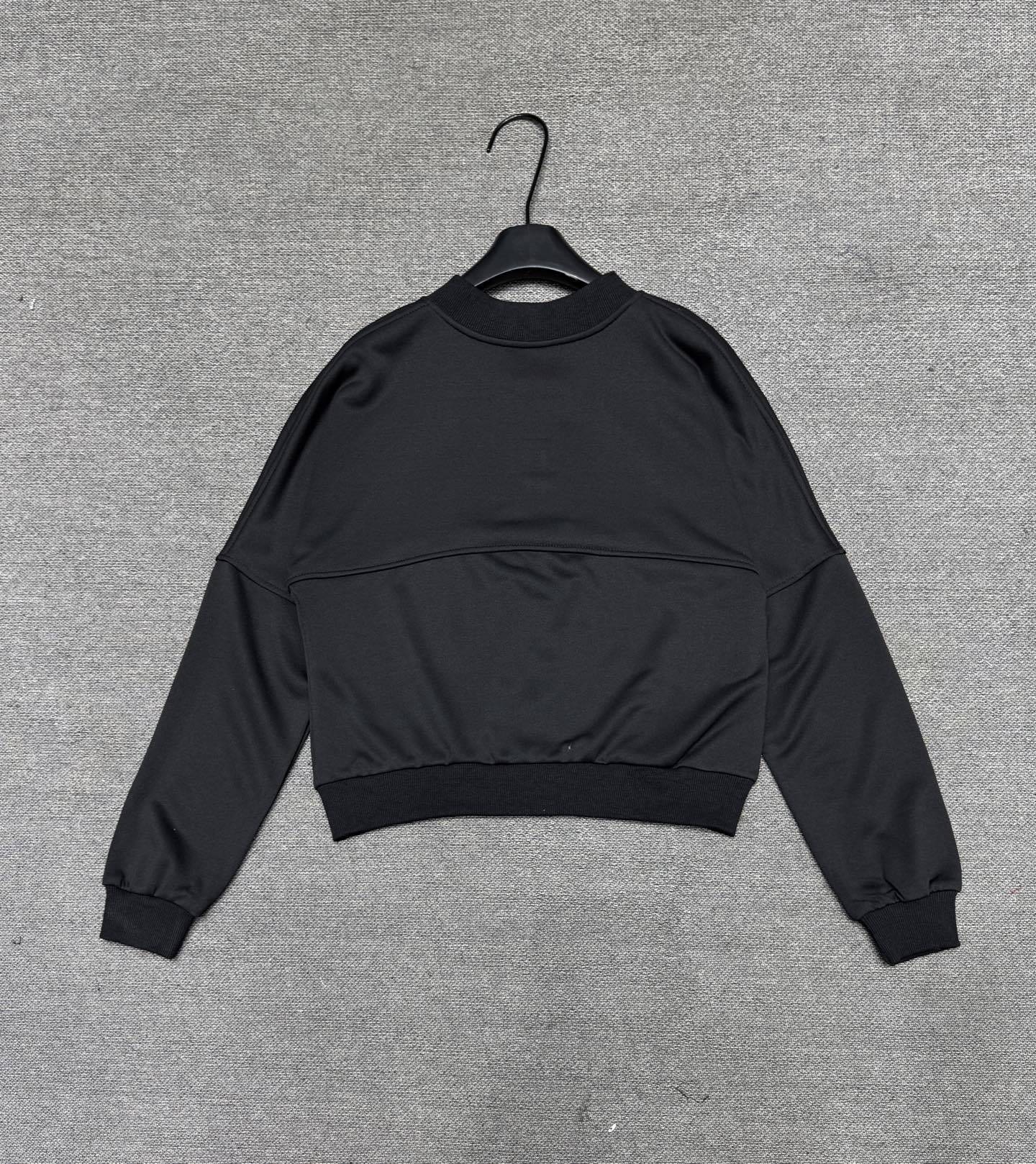 3Q02 Alo Yoga Set $45 gallery