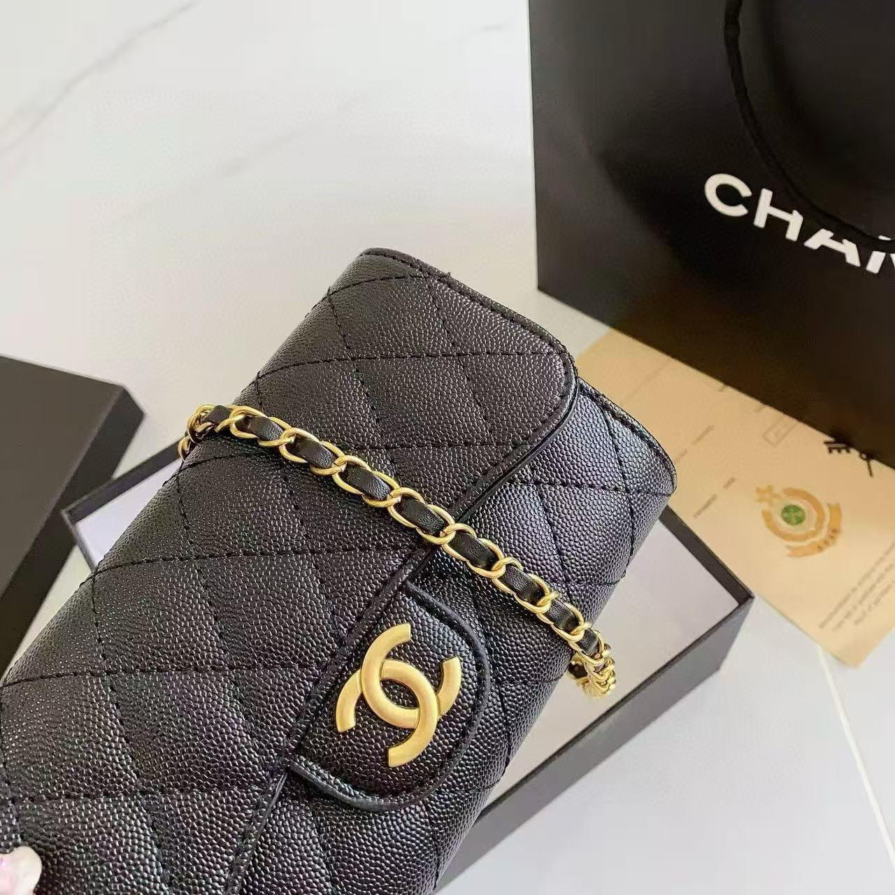 4HWX Chanel bag $44 gallery