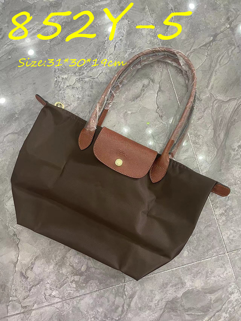 852Y Longchamp nylon bag 33.8$ gallery