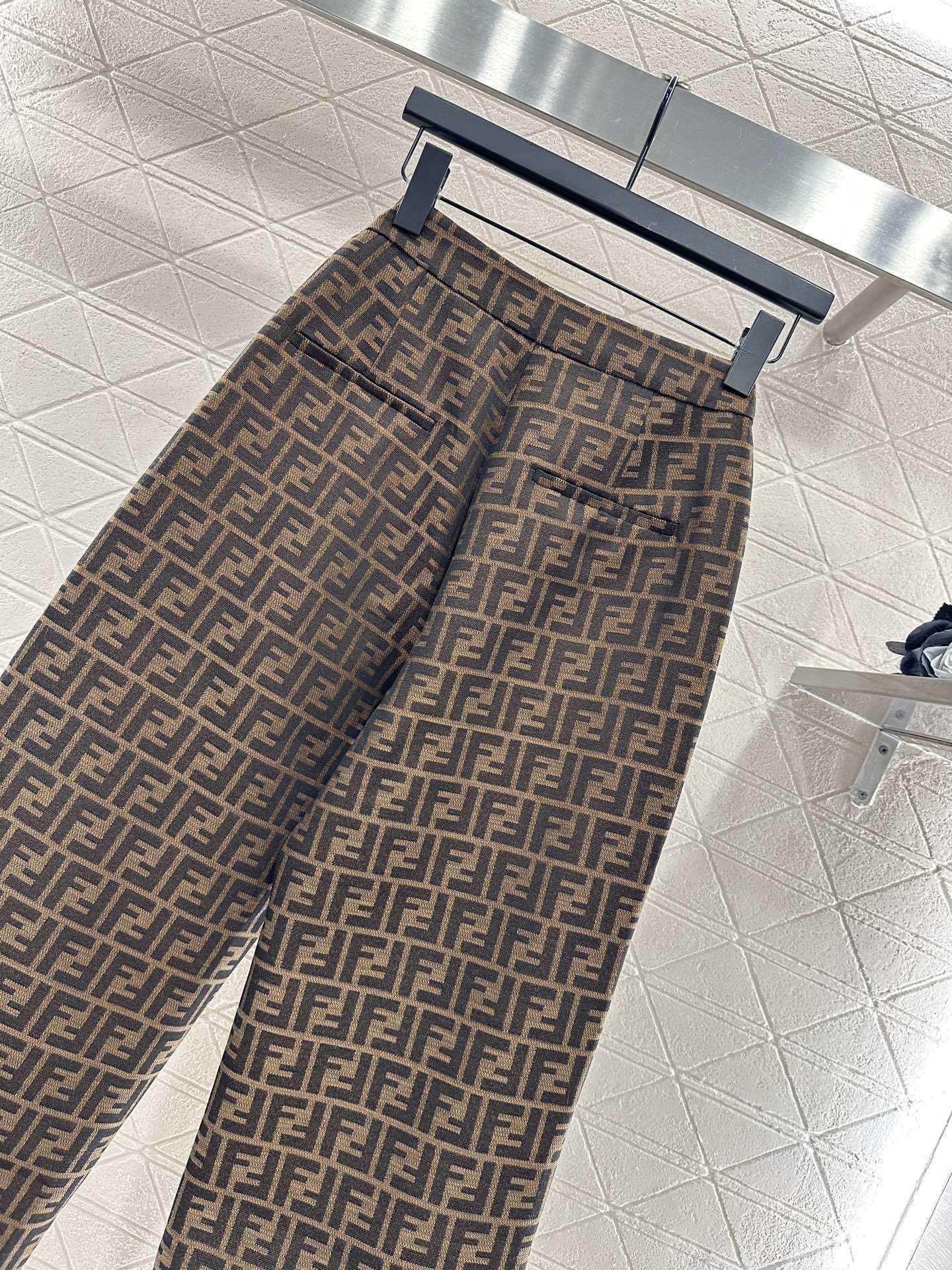 AFQ5 Fendi Pants $52.8 gallery