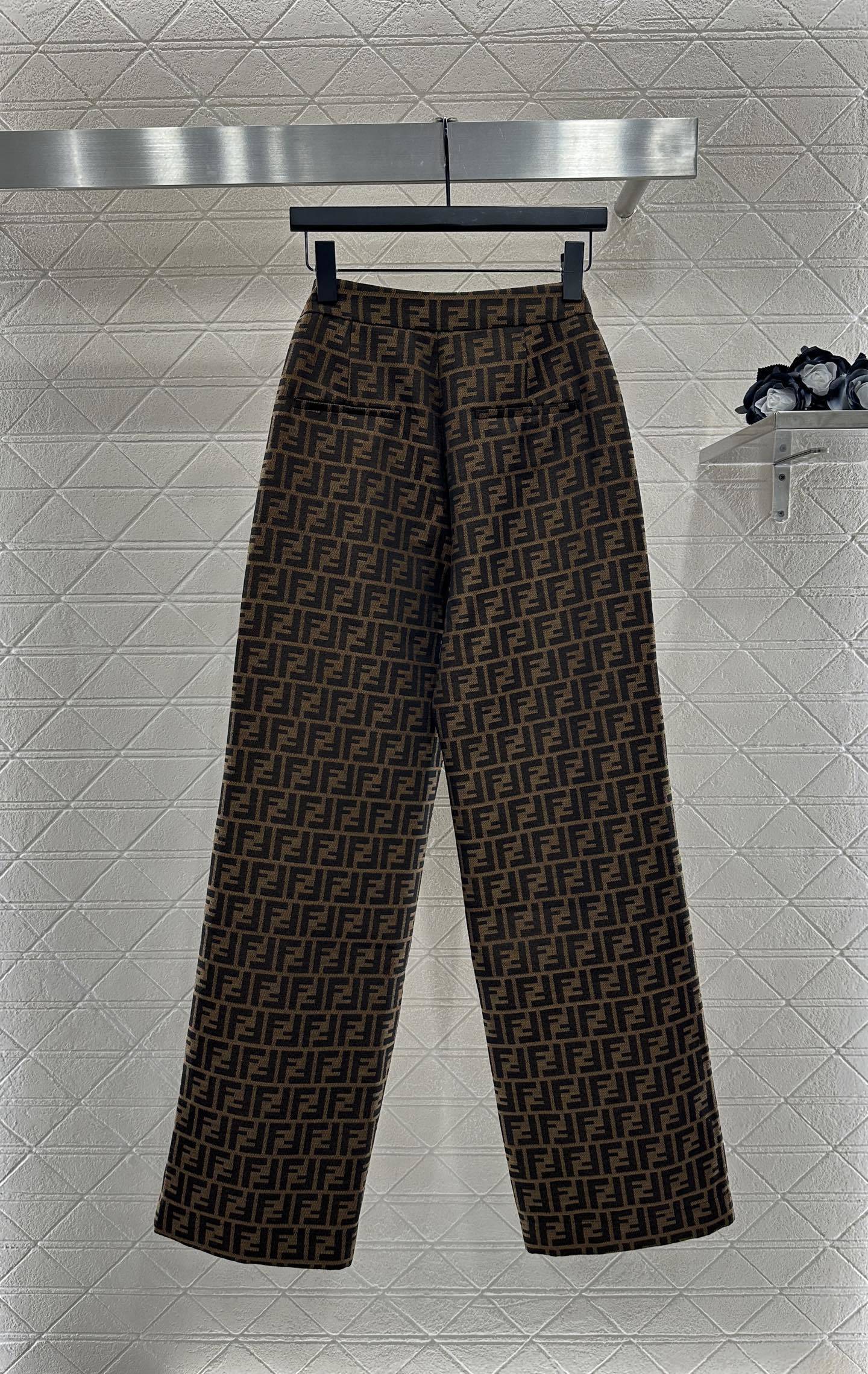 AFQ5 Fendi Pants $52.8 gallery