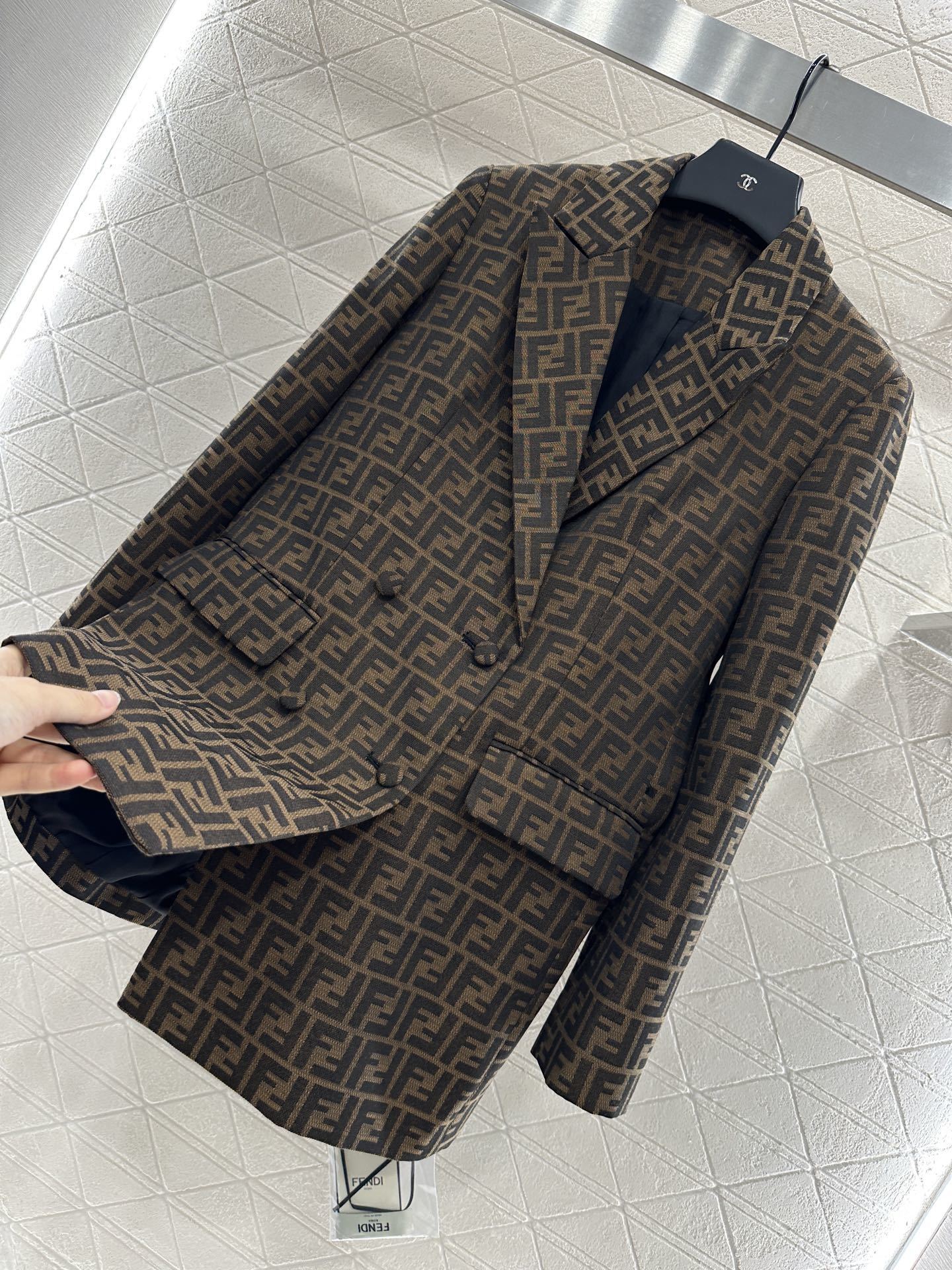 AFQ6 Fendi Jacket $82.8 gallery