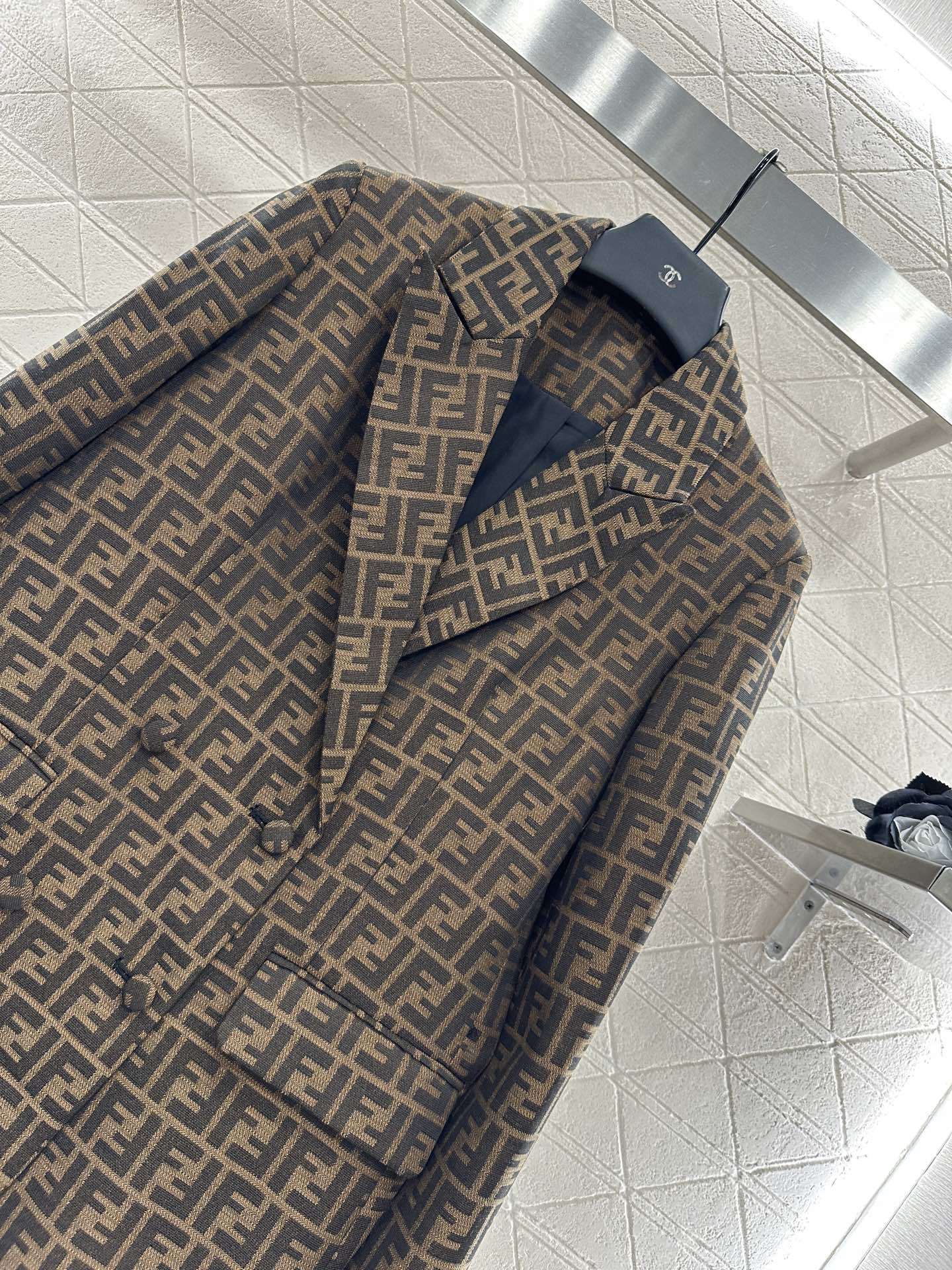 AFQ6 Fendi Jacket $82.8 gallery