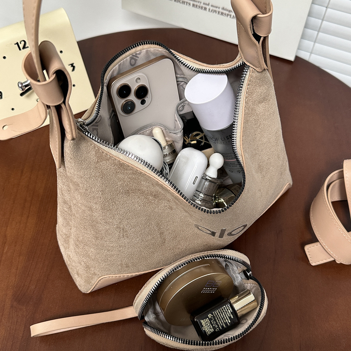 D84G ALO bag $37.9 gallery