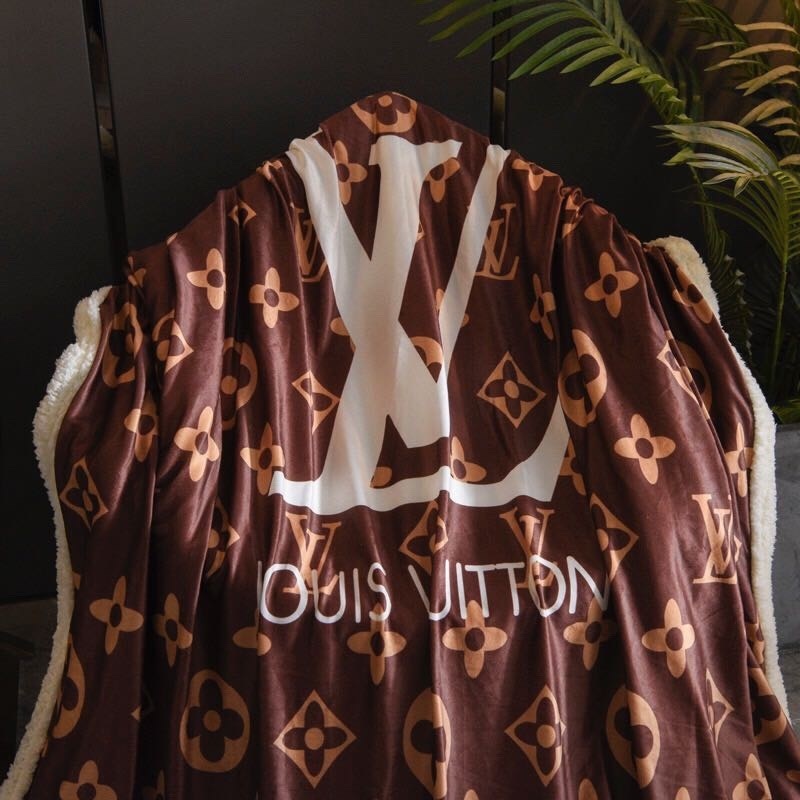 GH58 Louis Vuitton Blanket $53.8 gallery