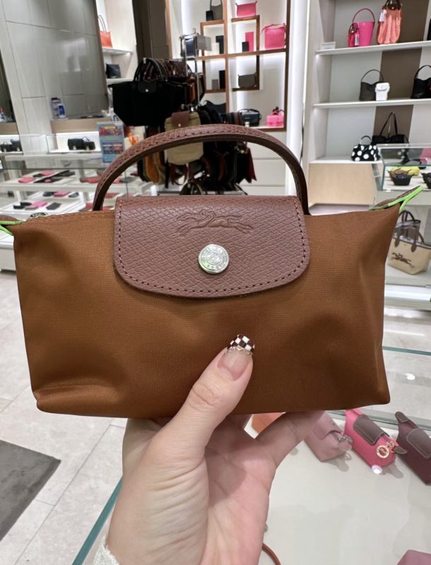 GW84 Longchamp Energy bag, $43.80 gallery