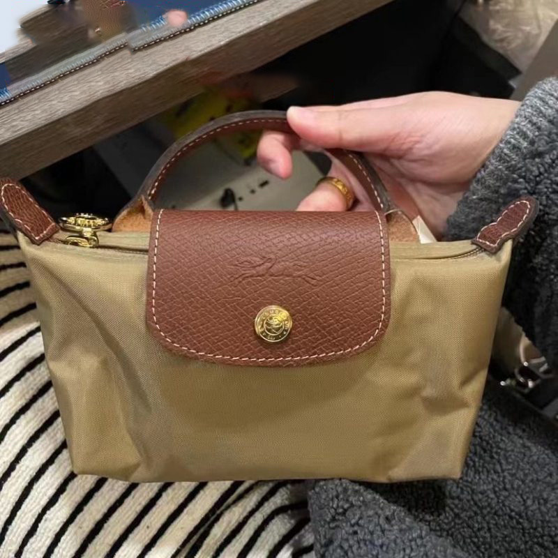 GW84 Longchamp Energy bag, $43.80 gallery