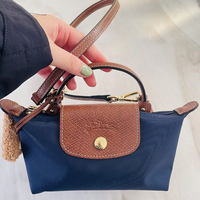 GW84 Longchamp Energy bag, $43.80 gallery