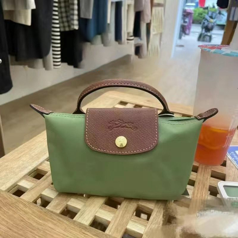 GW84 Longchamp Energy bag, $43.80 gallery