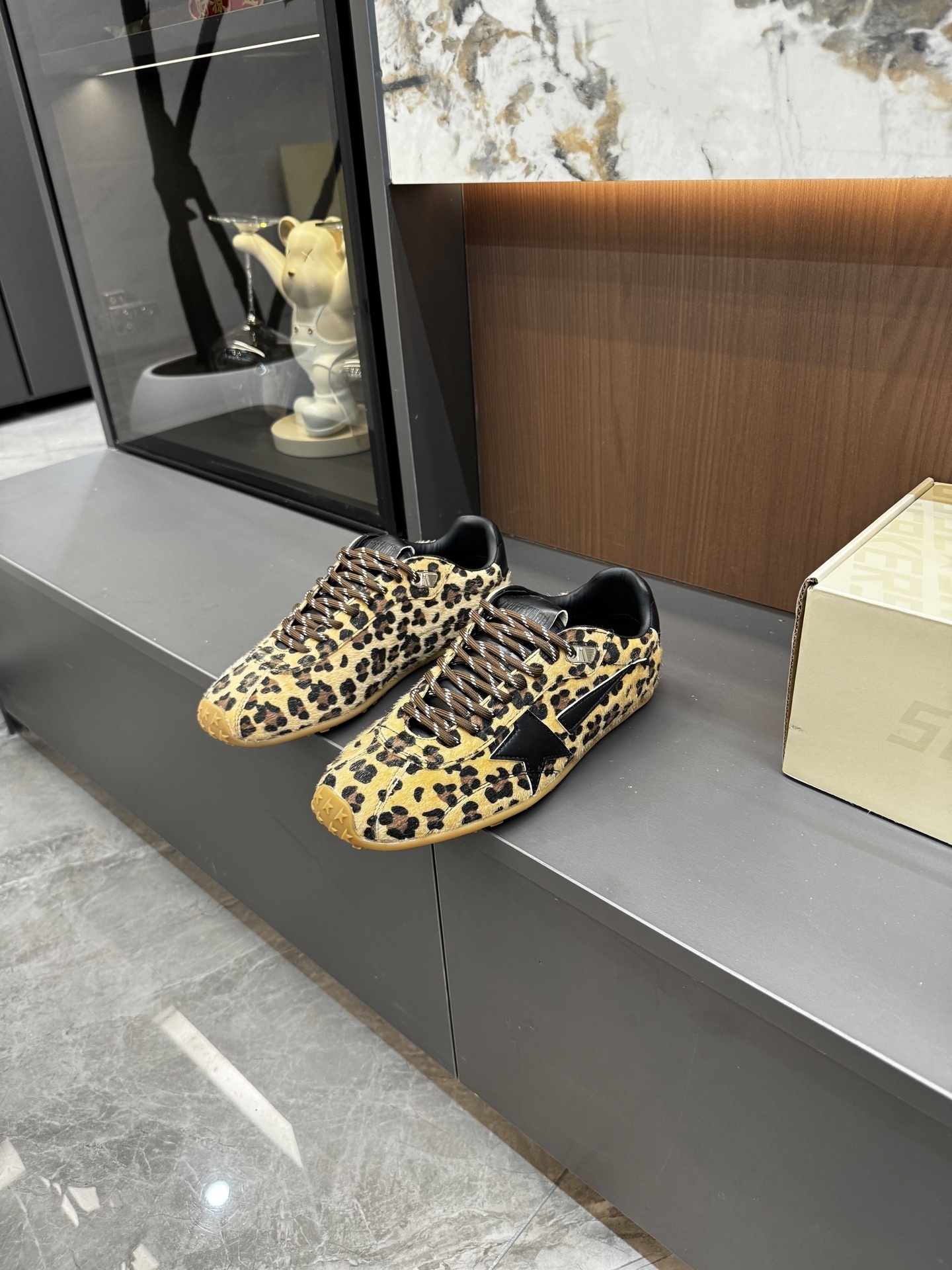 H1R3 GGDB Golden Goose F028 58$ gallery