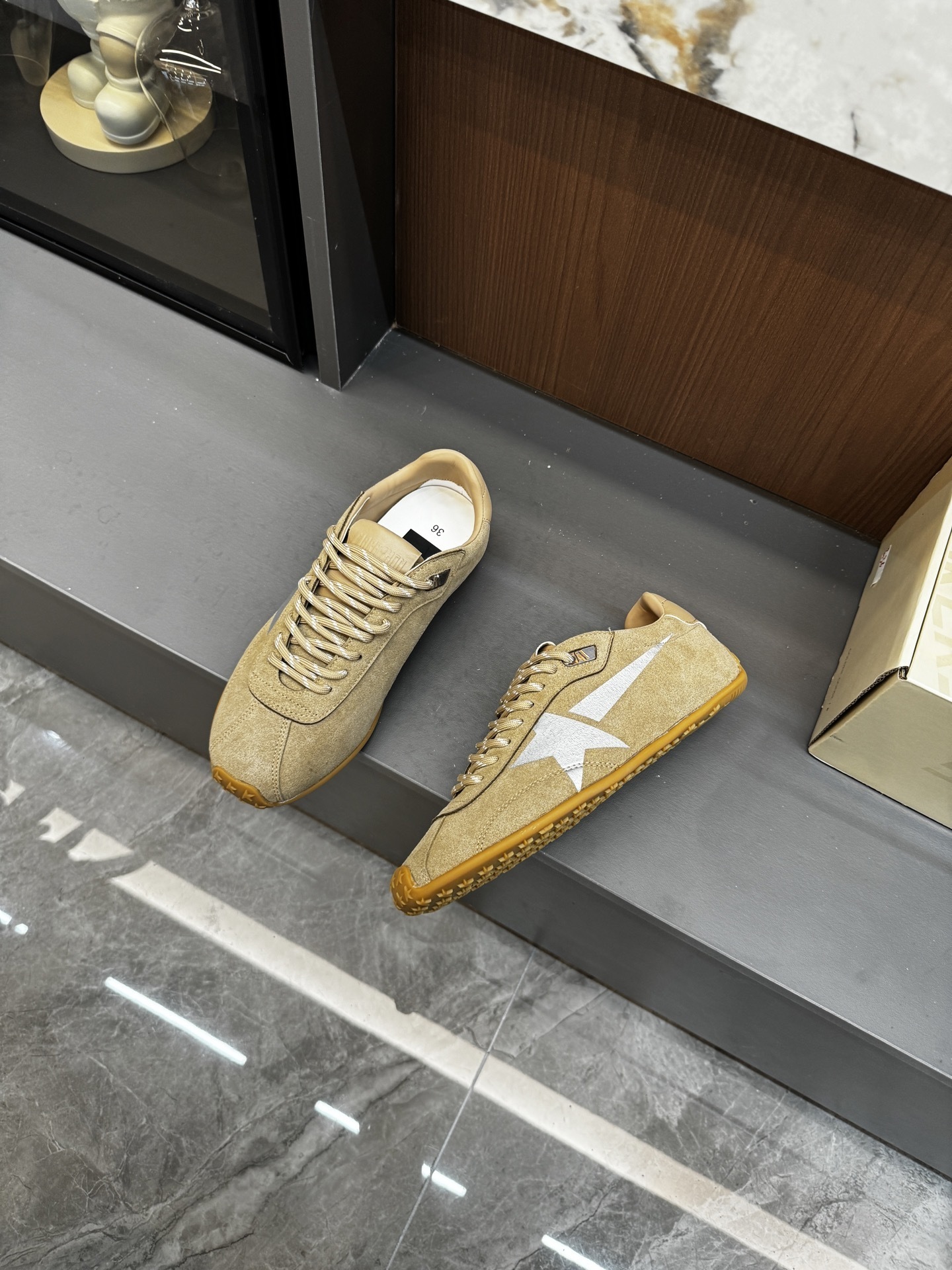 H1R3 GGDB Golden Goose F028 58$ gallery