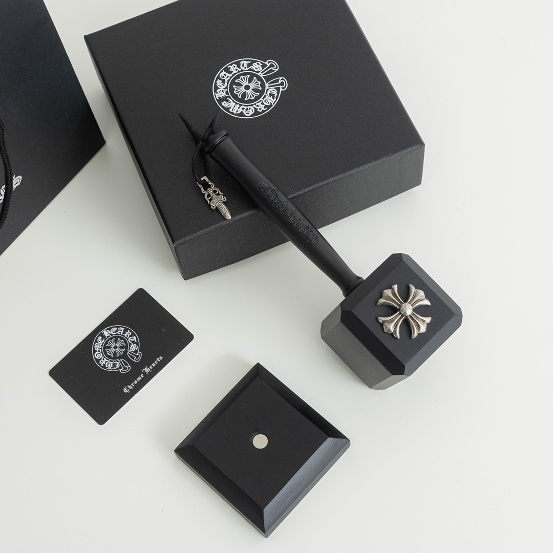 H8DV Come Hearts Beer Bottle Opener $42.8 gallery