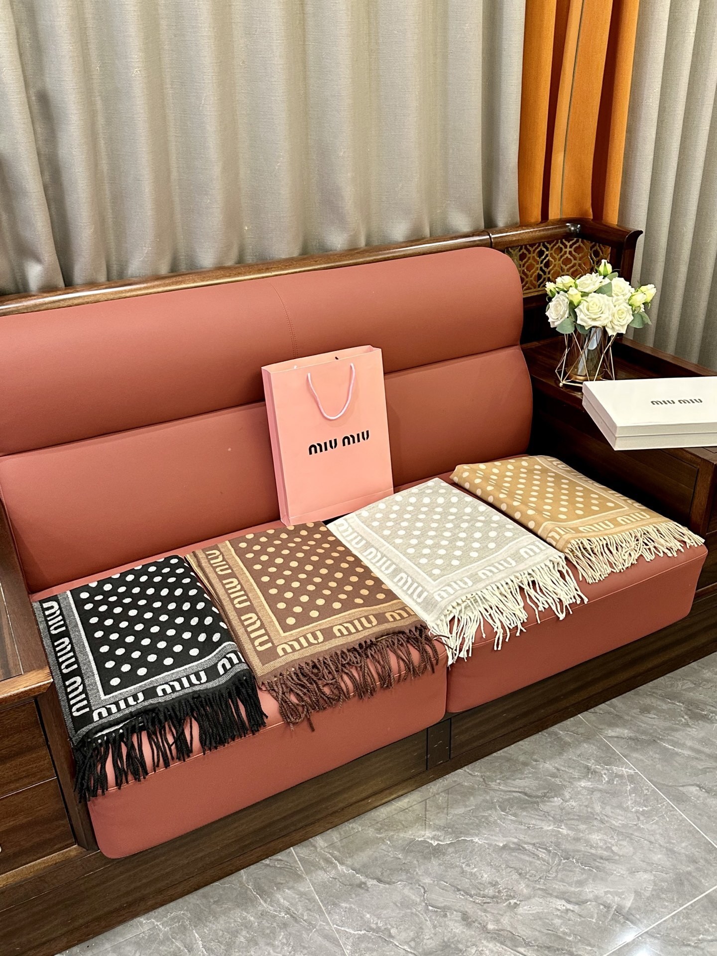 HS5Q MiuMiu $30.8 gallery