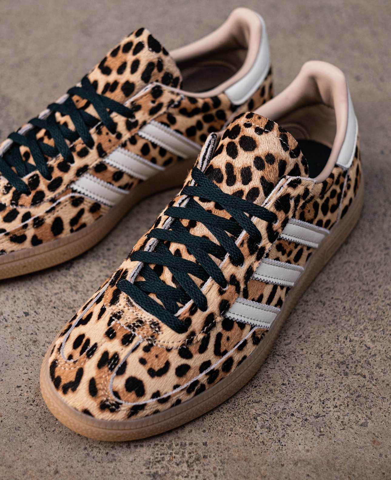 J48T Adidas Handball 51$ gallery