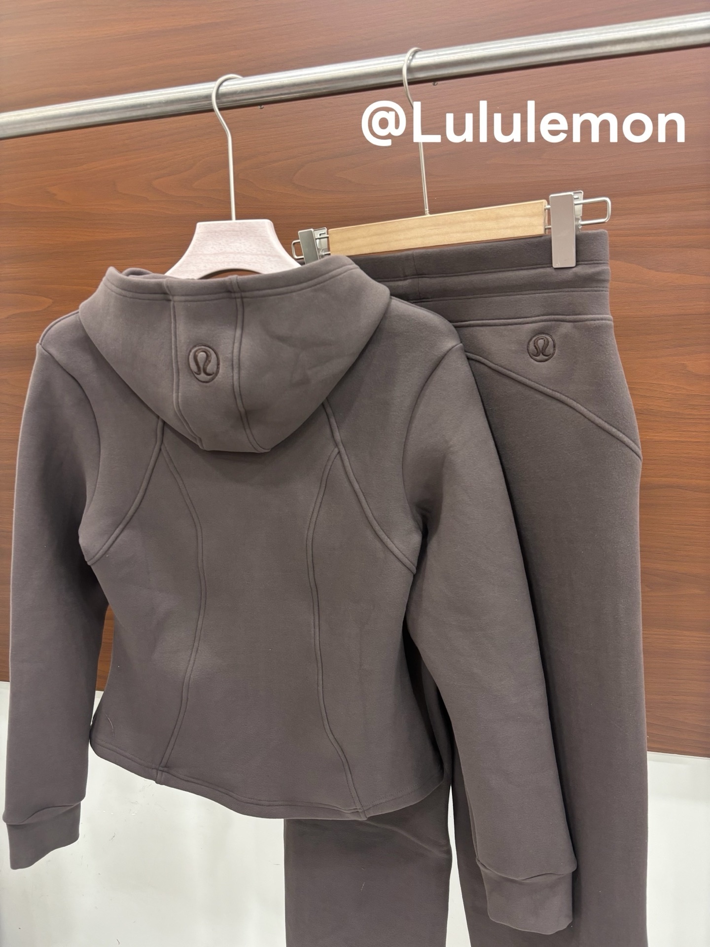 JDSQ lululemon hooded set (top + pants) $59.90 gallery