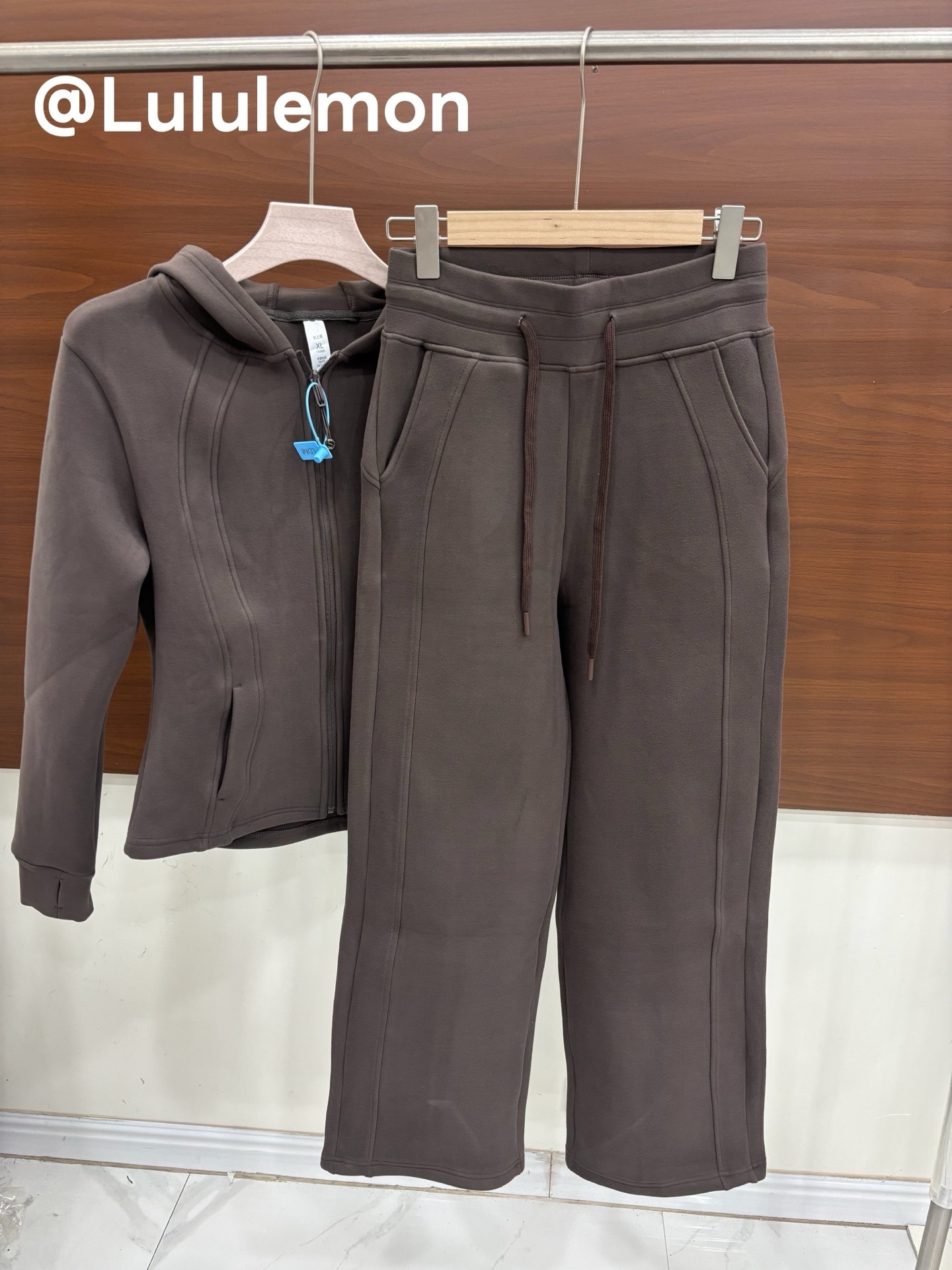 JDSQ lululemon hooded set (top + pants) $59.90 gallery