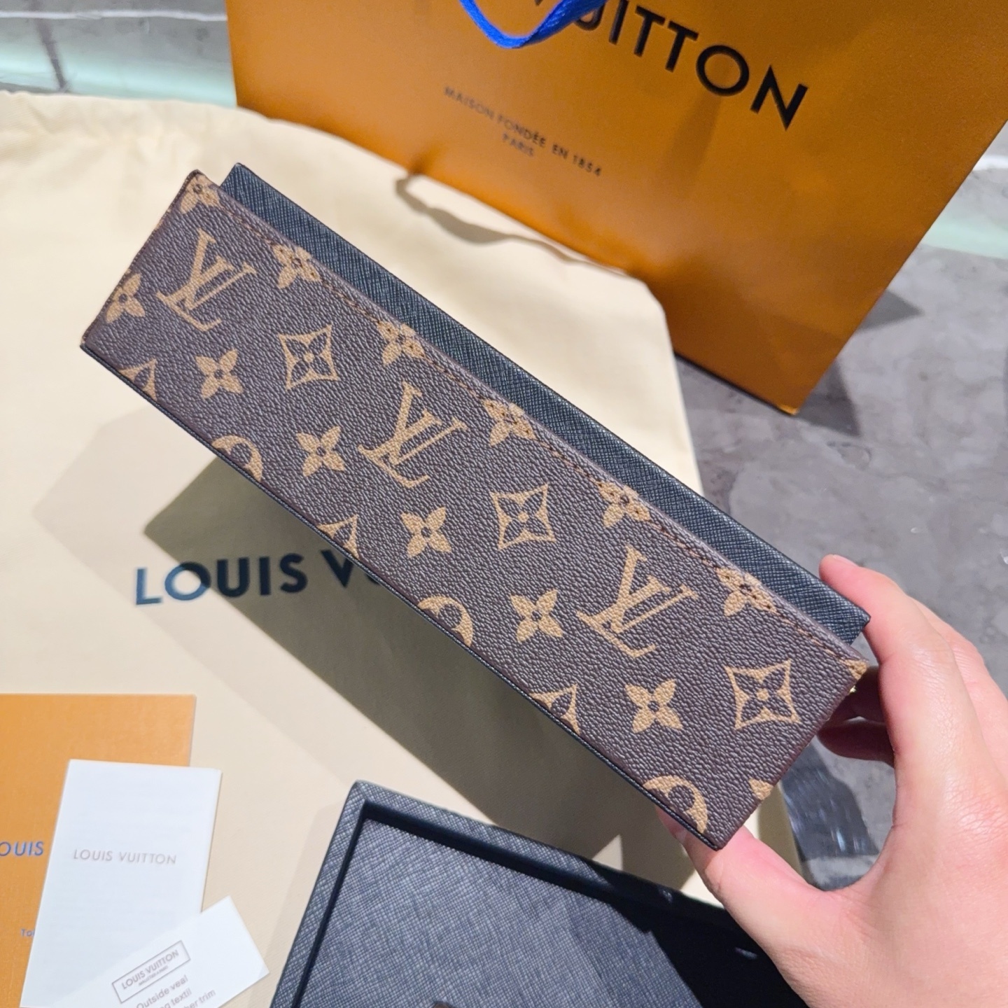 JFD2 Louis Vuitton tissue box $60 gallery